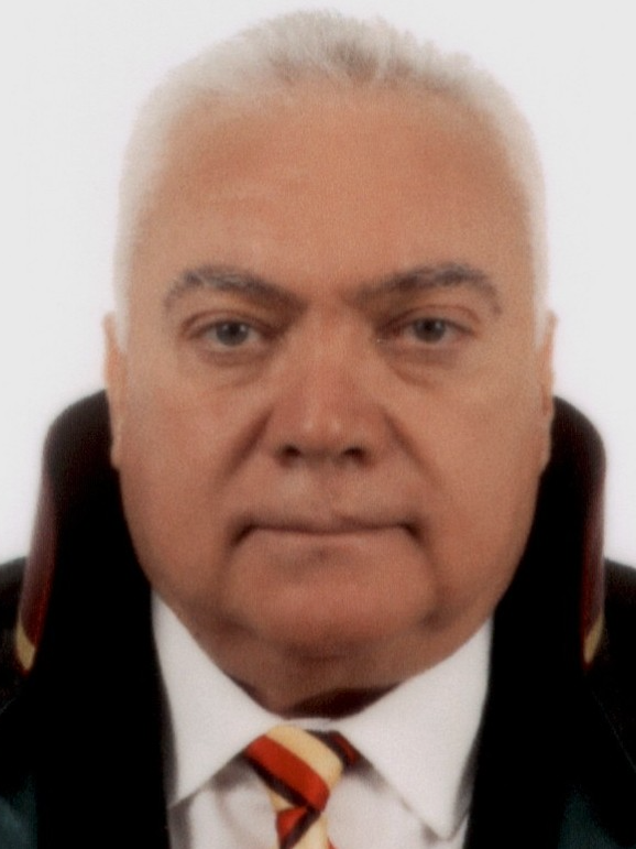Av. Alper Gür
