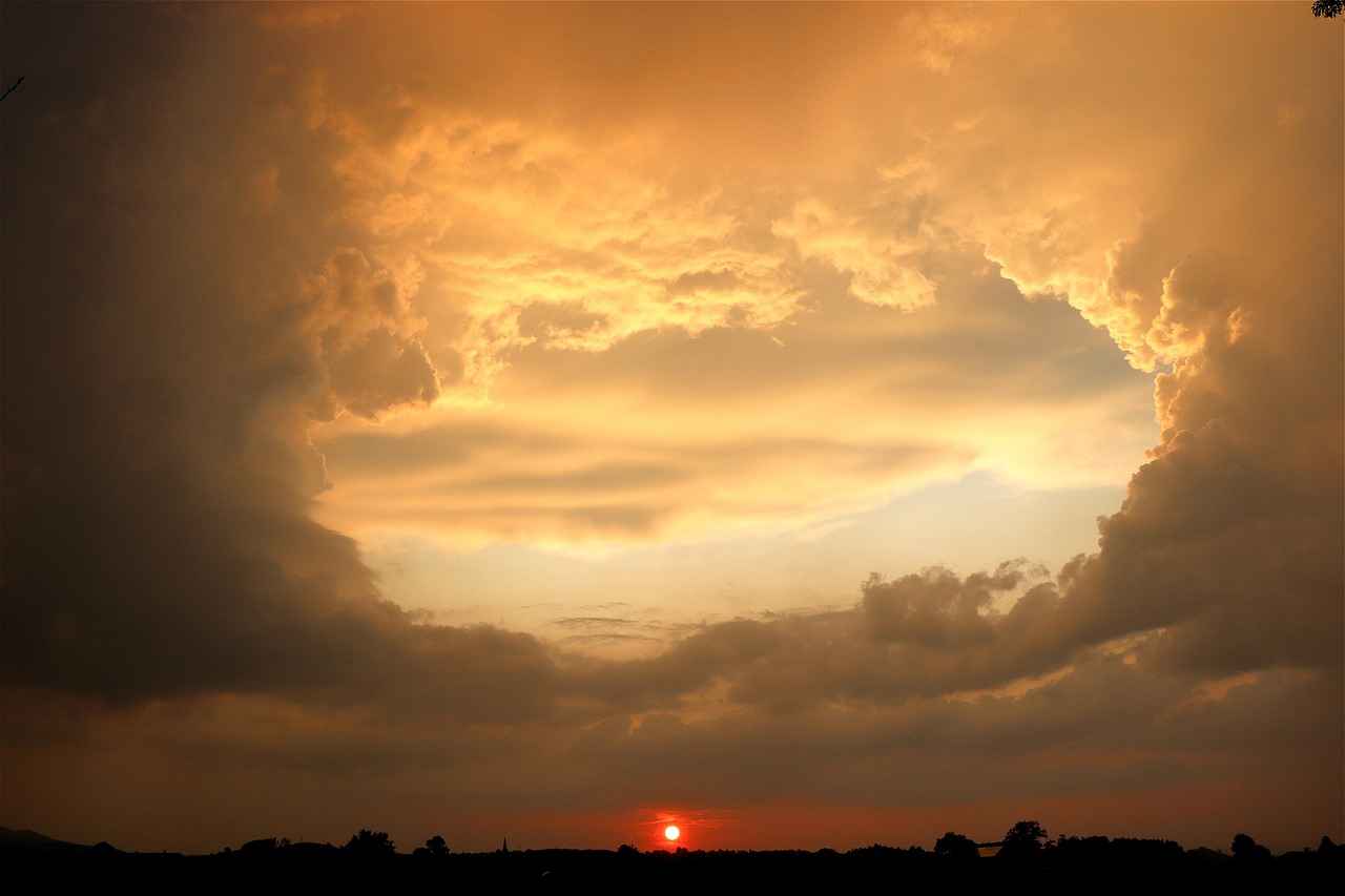 Boşanma davası devam ederken eşim evimizi satabilir mi? Boşanma davası devam ederken eşim evimizi satabilir mi?